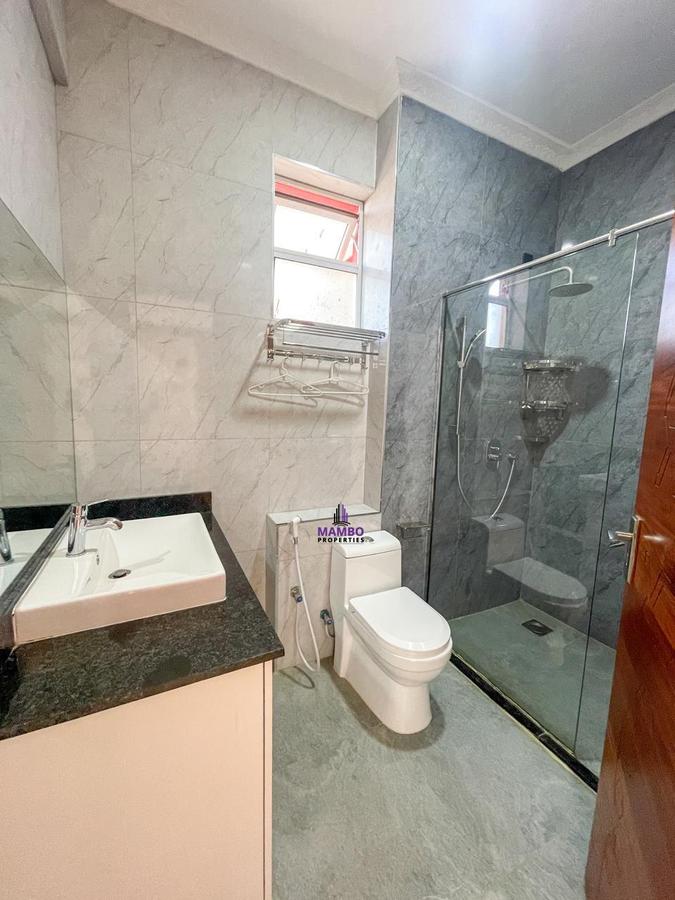 4 Bed Apartment with En Suite at General Mathenge - 16