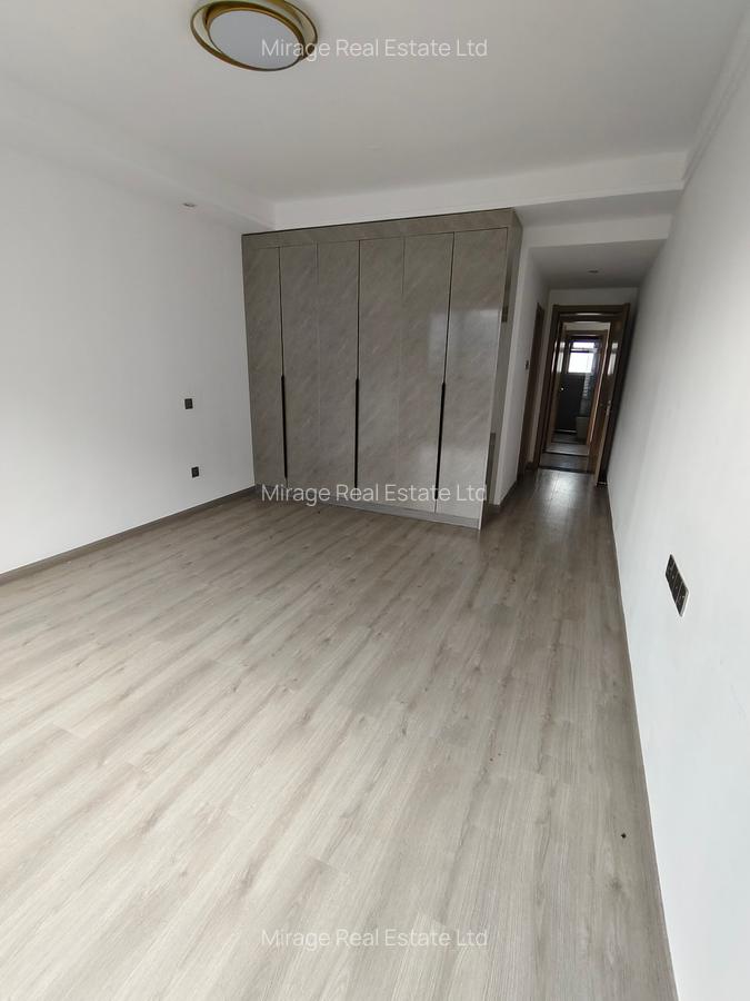 3 Bed Apartment with En Suite in Riverside - 8