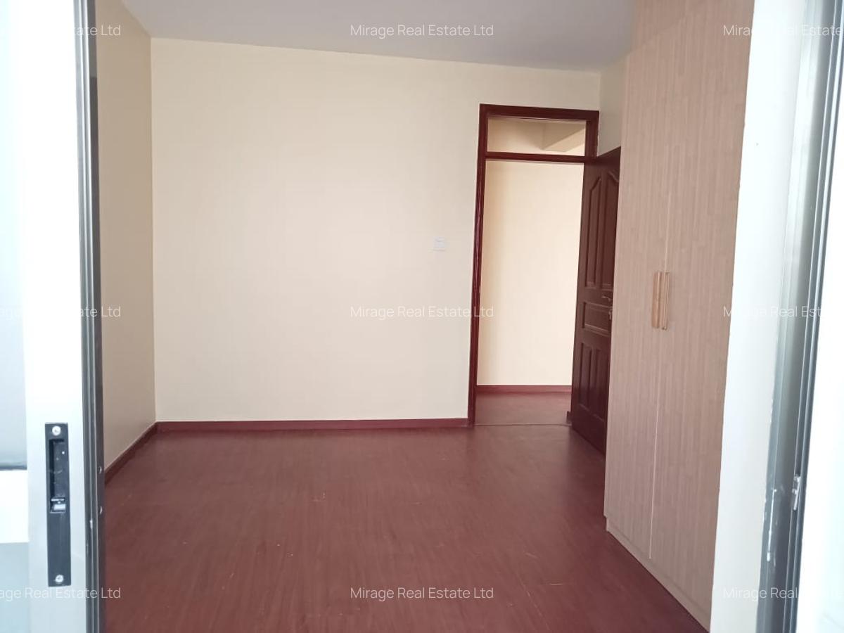 2 Bed Apartment with En Suite in Lavington - 12