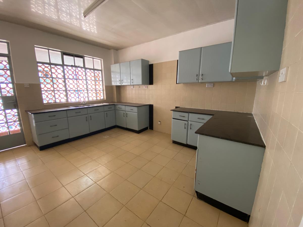 3 Bed Apartment with En Suite at Kilimani - 4