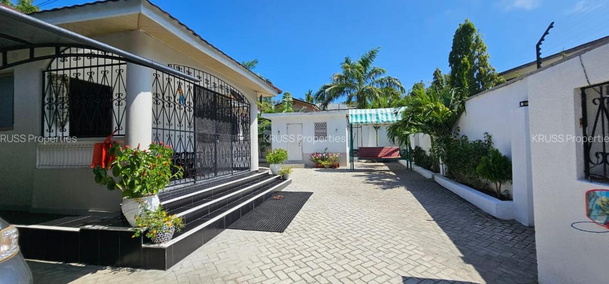 2 Bed House with En Suite at Hr91 - 1