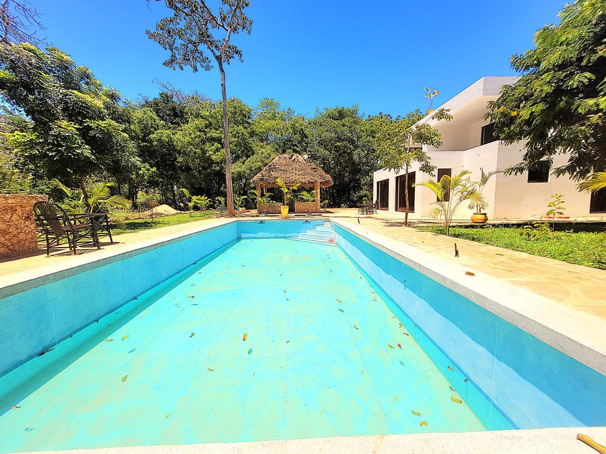 6 Bed Villa with En Suite in Diani - 6