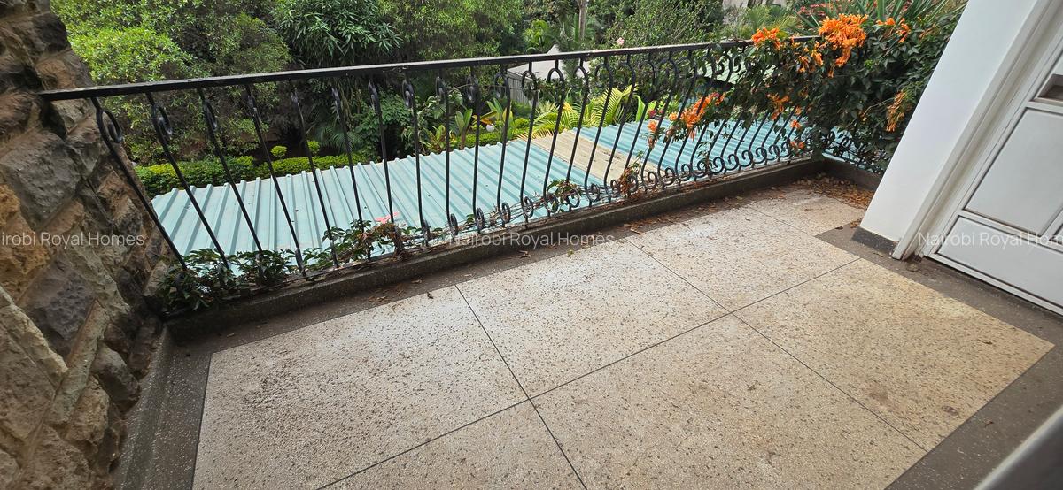 5 Bed House with En Suite at Lavington Road - 13