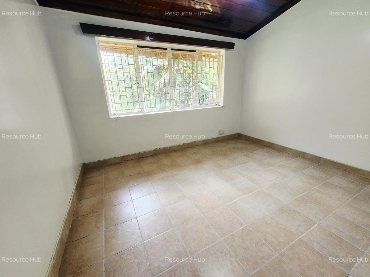 4 Bed House with En Suite at Nyari - 18