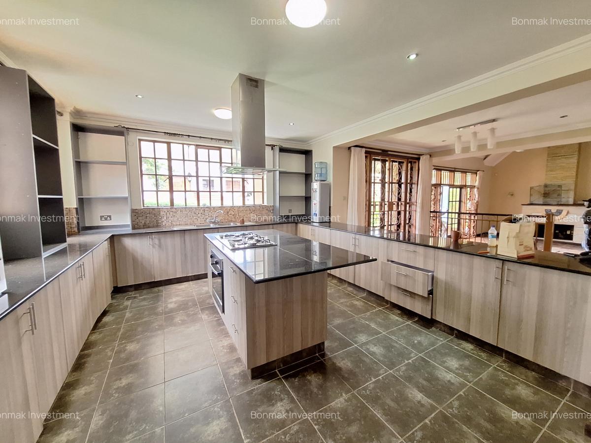 4 Bed Townhouse with En Suite at Rossylin Lone Tree - 8