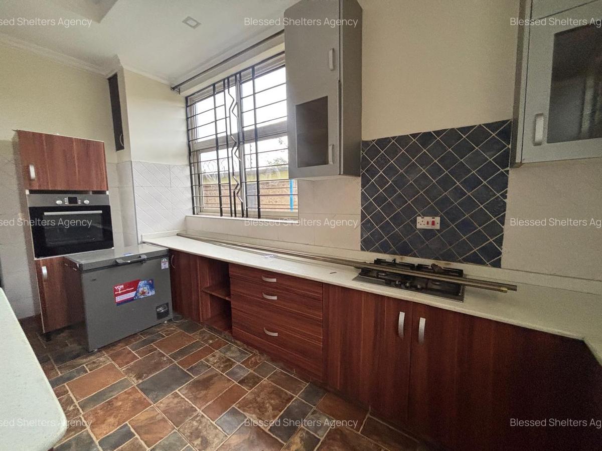 5 Bed Townhouse with En Suite in Ridgeways - 10