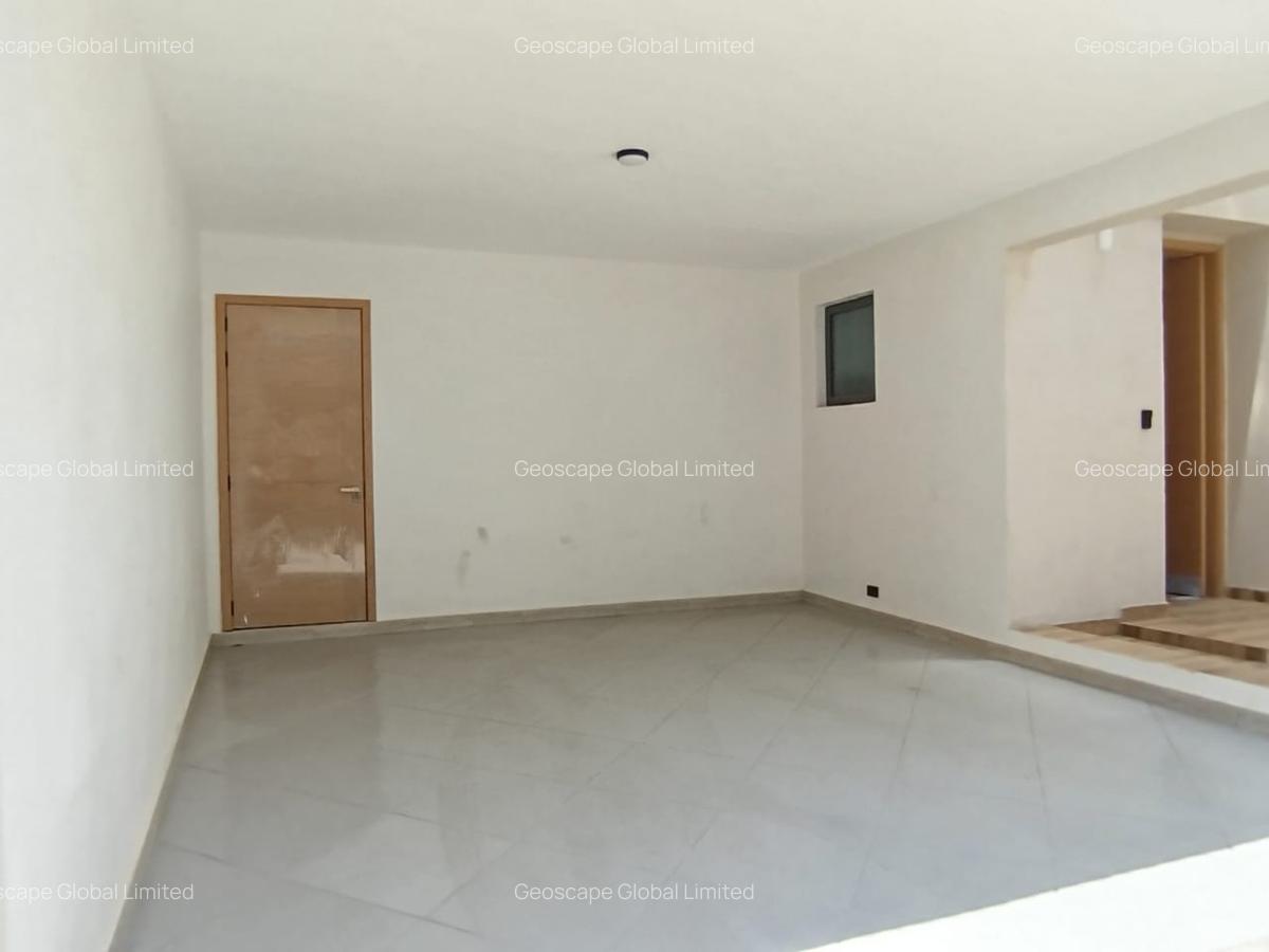 6 Bed Townhouse with En Suite in Lavington - 8