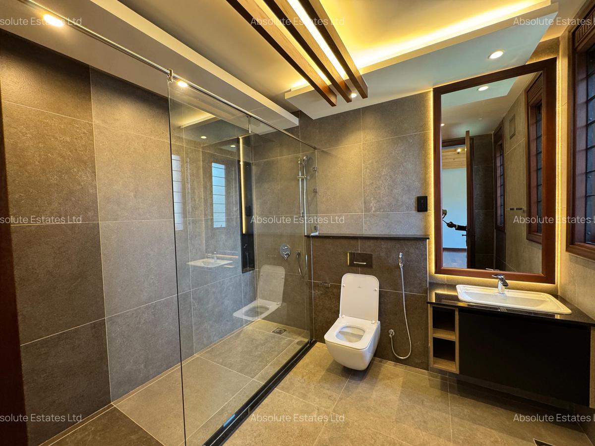 5 Bed Townhouse with En Suite in Runda - 9