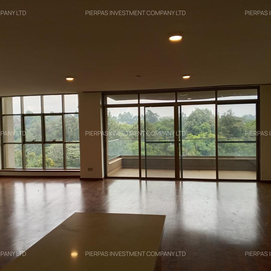 Serviced 3 Bed Apartment with En Suite in Parklands - 16