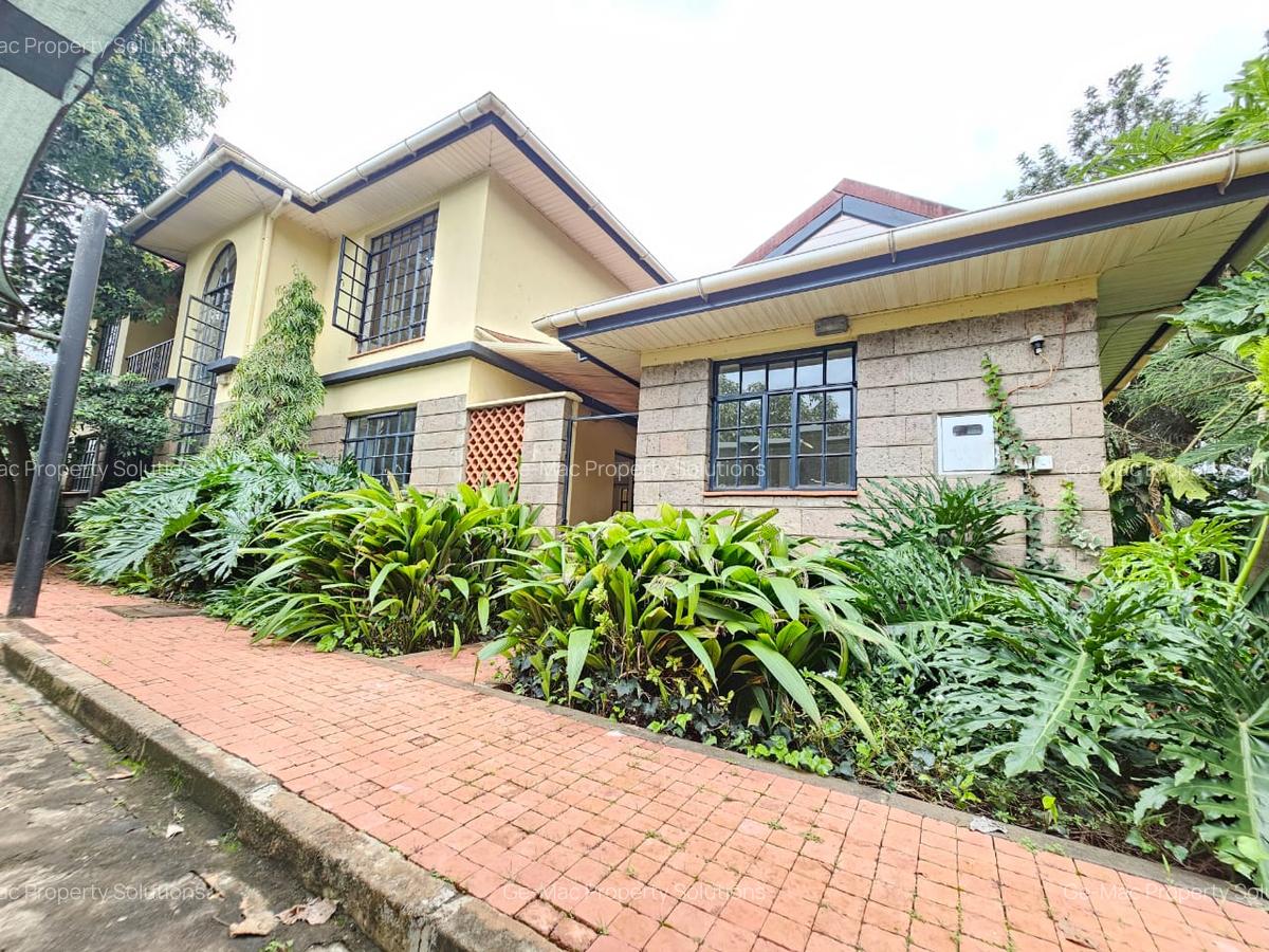 4 Bed House with En Suite in Runda - 2