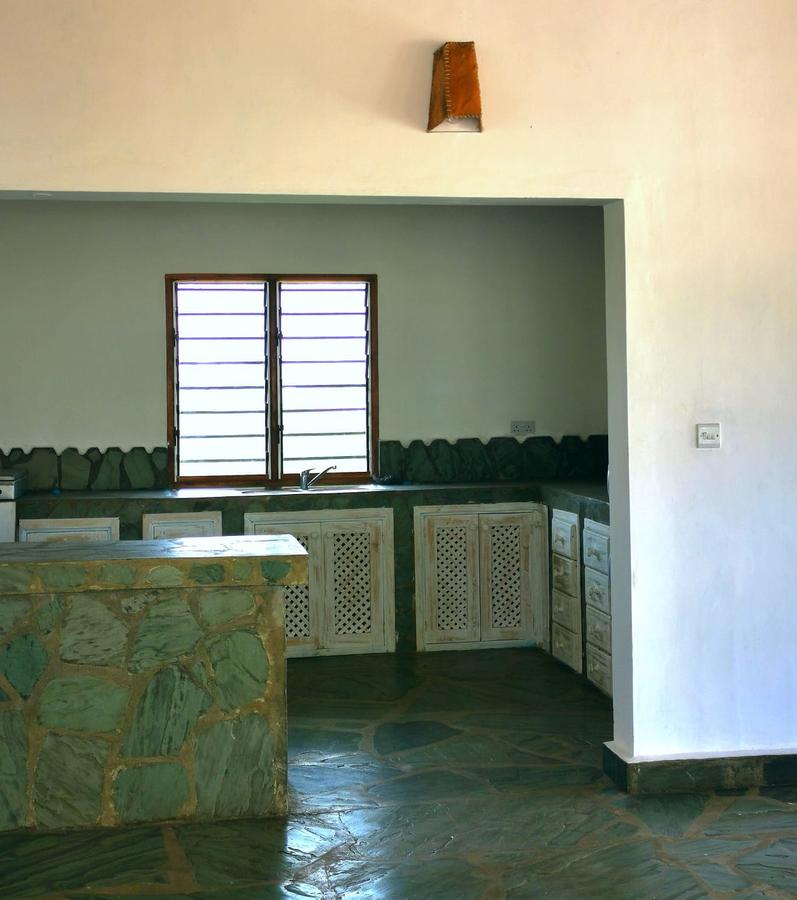 4 Bed Villa with En Suite in Watamu - 14