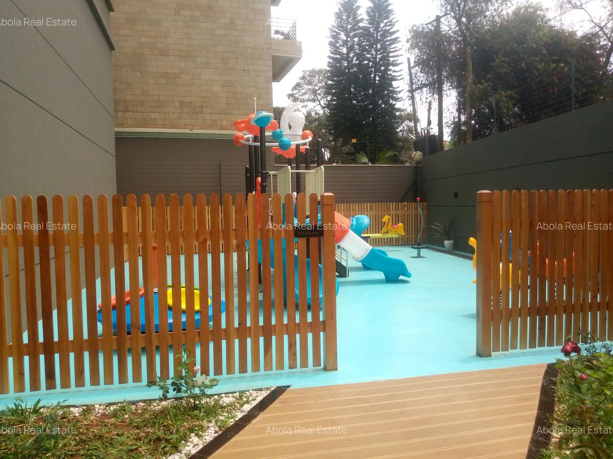 3 Bed Apartment with En Suite in Riverside - 15