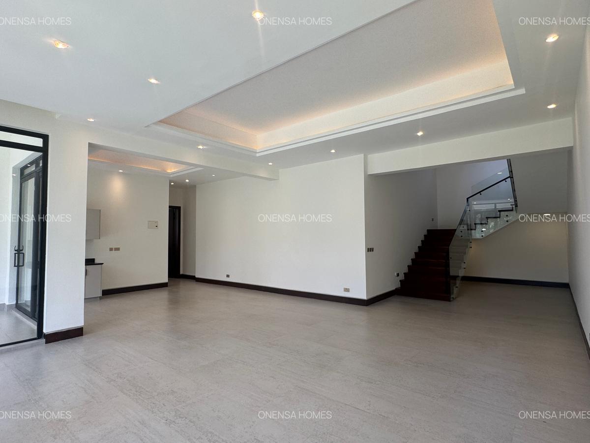 6 Bed Villa with En Suite in Kitisuru - 14