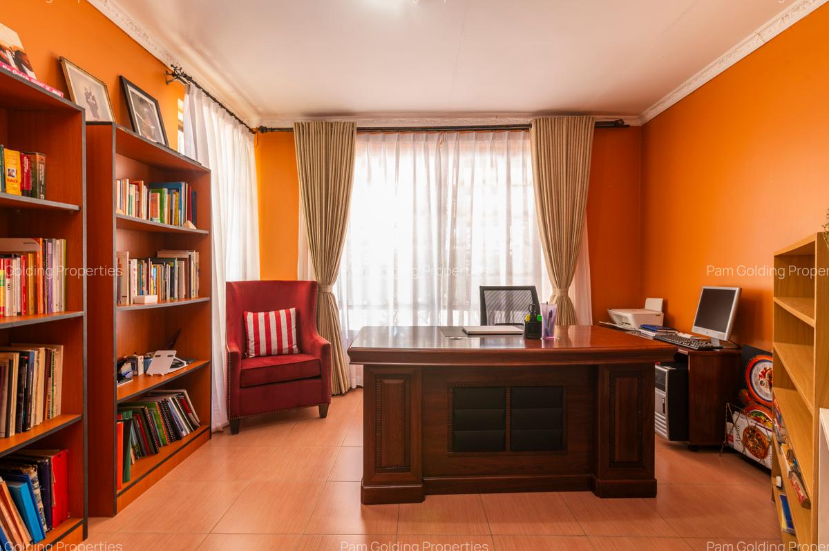 4 Bed Villa at Korompoi - 11