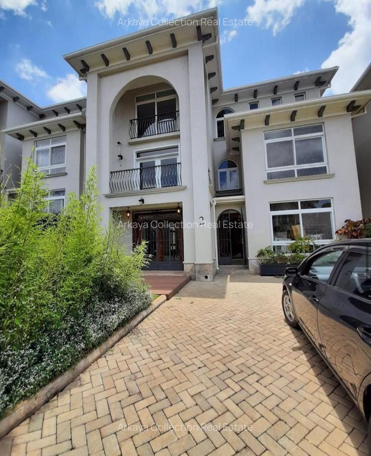 5 Bed Townhouse with En Suite in Lavington - 1