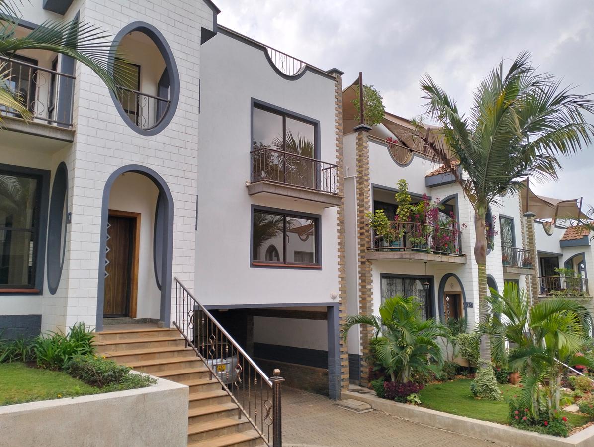 5 Bed Townhouse with En Suite in Westlands Area - 1