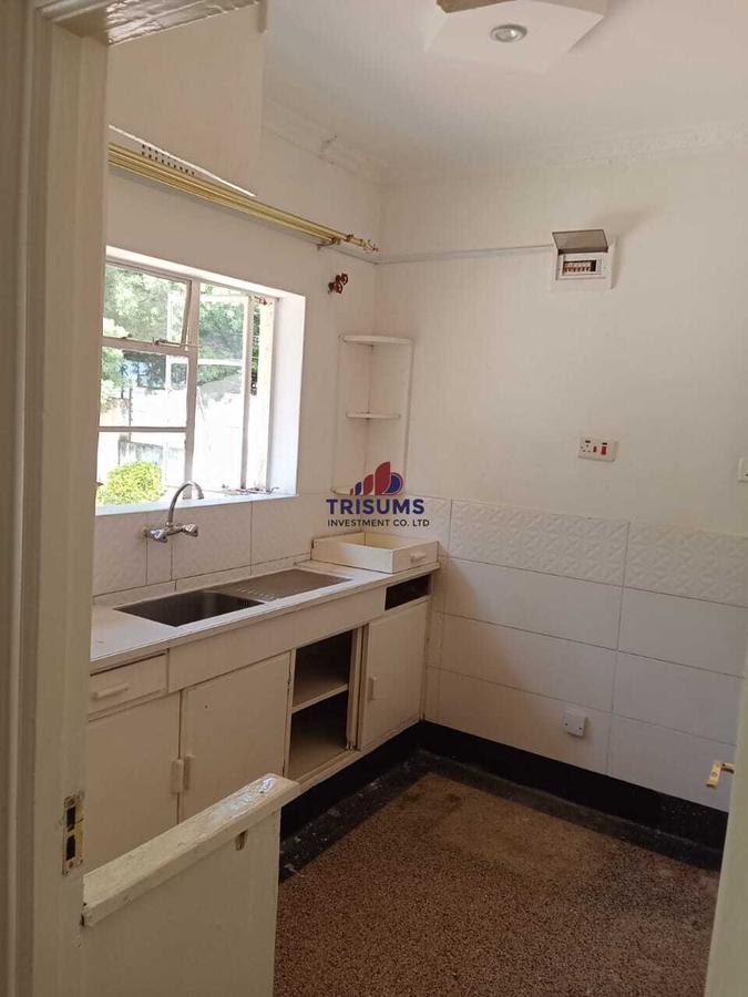 2 Bed Apartment with En Suite in Rhapta Road - 5