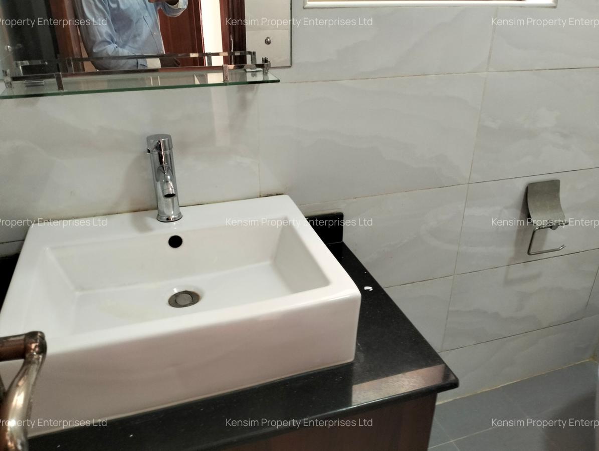 5 Bed Townhouse with En Suite in Lavington - 14