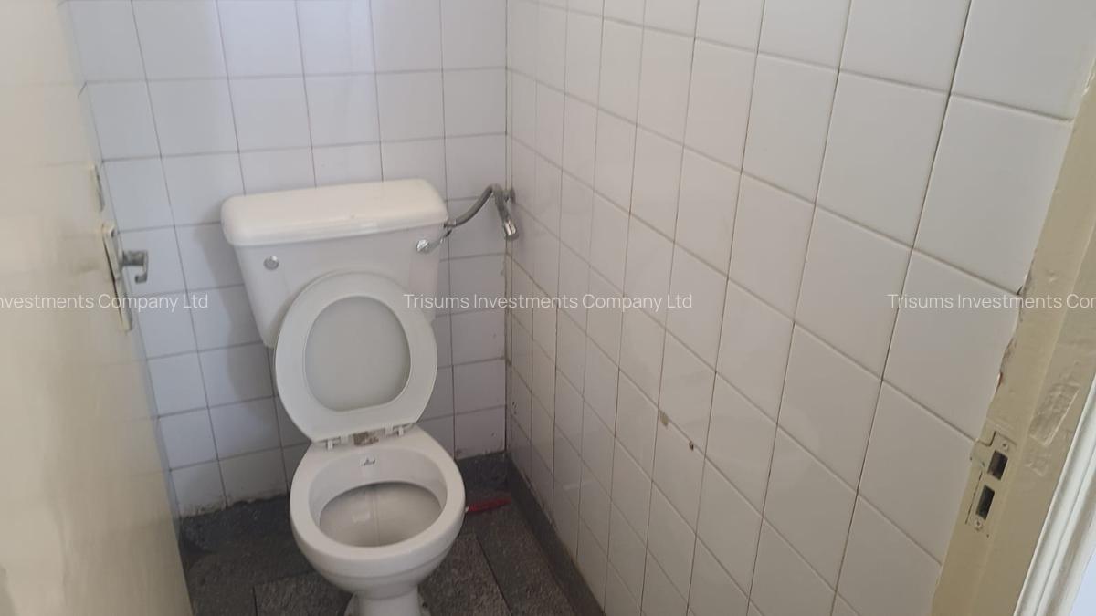 870 ft² Commercial Property with Fibre Internet in Industrial Area - 6