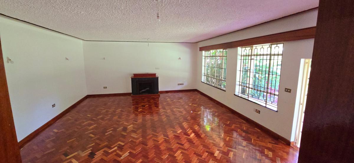 5 Bed House with En Suite at Mimosa Drive - 6