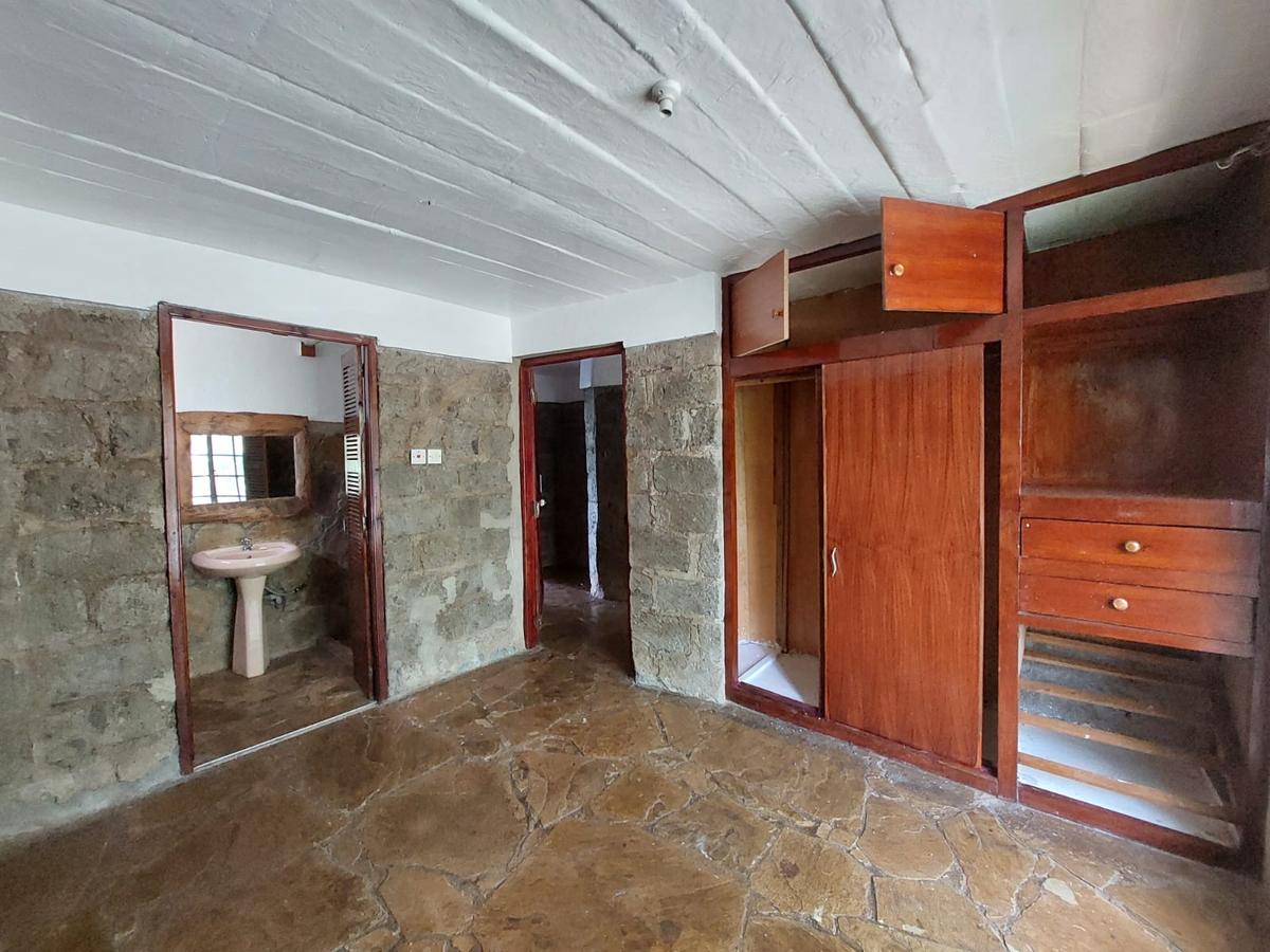 2 Bed House with Garden at Karen - 9