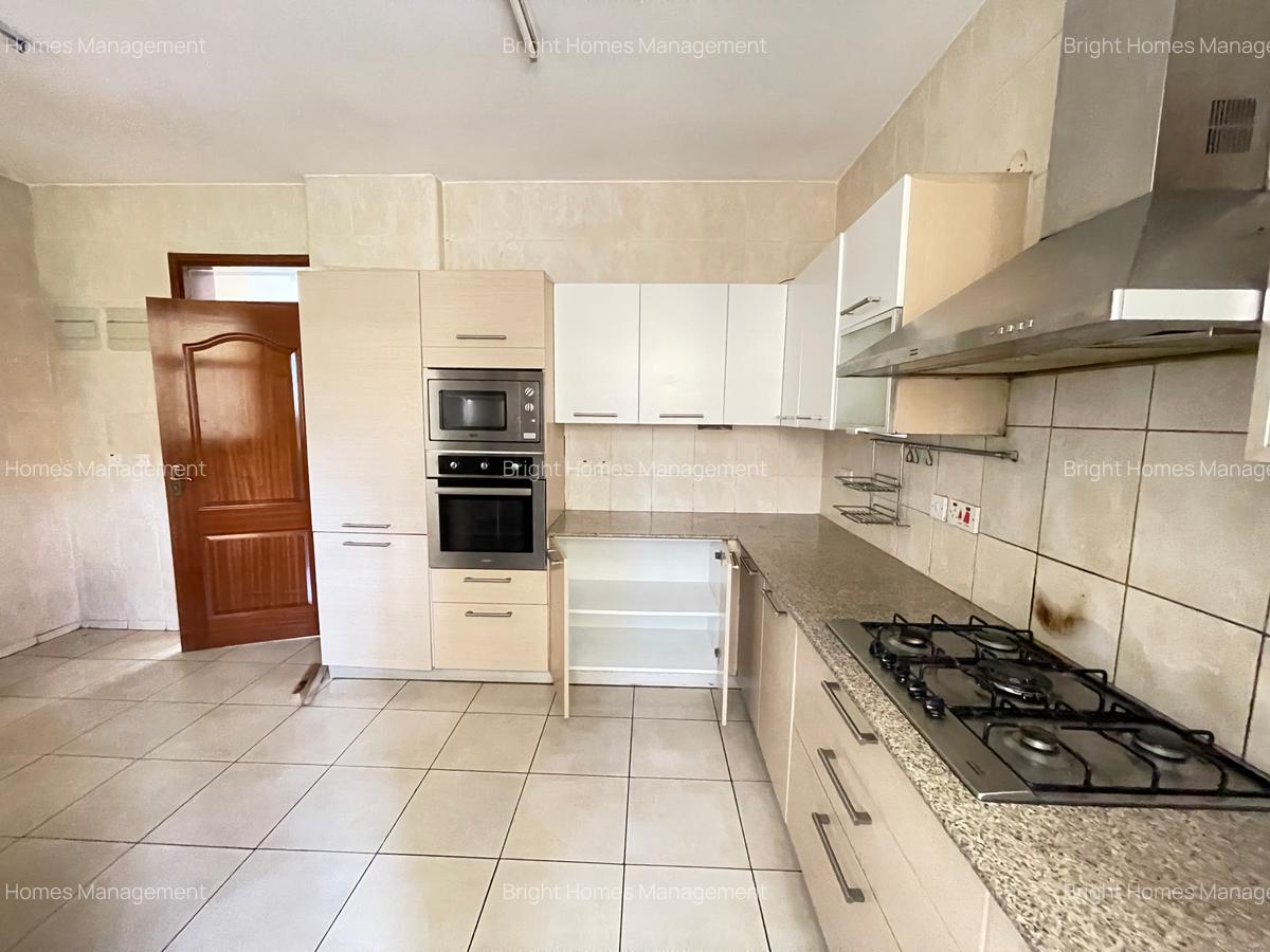 4 Bed Apartment with En Suite in Kilimani - 6