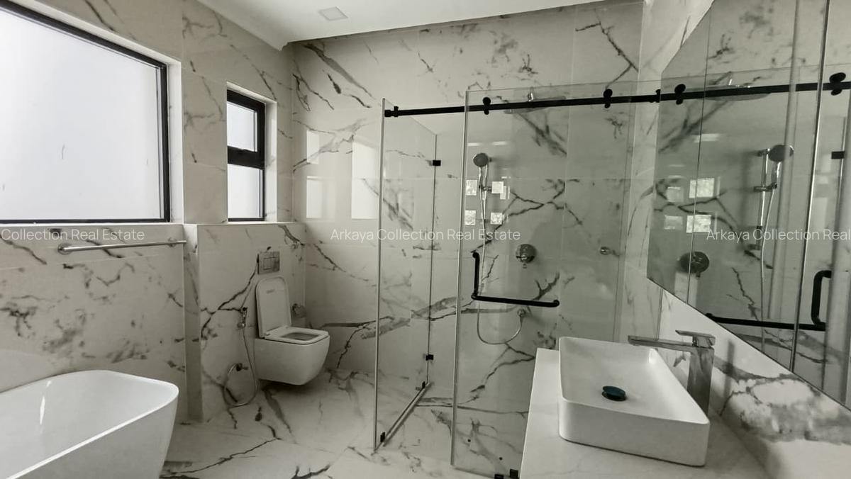 5 Bed Townhouse with En Suite in Lavington - 18