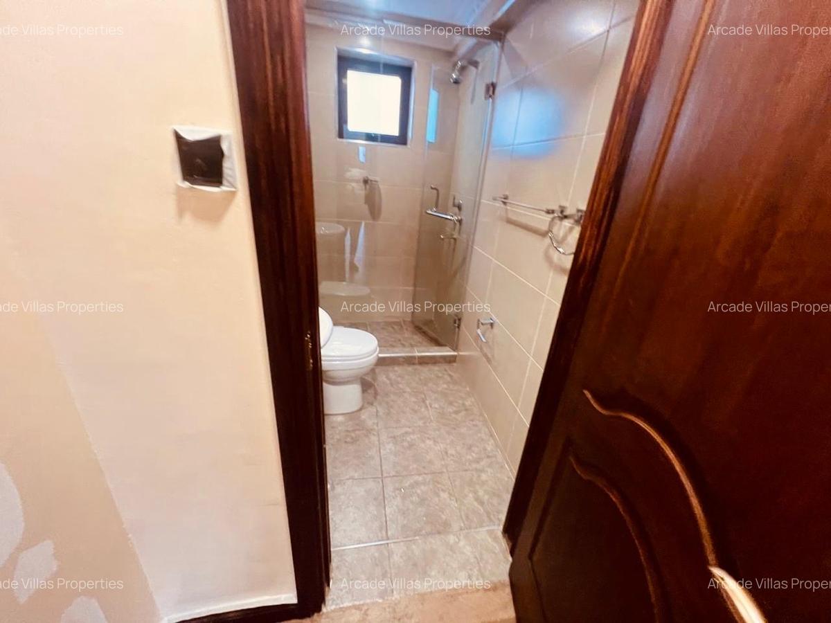 5 Bed Townhouse with En Suite in Lavington - 9