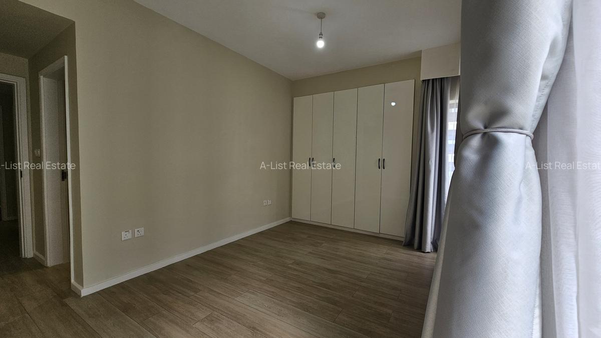 2 Bed Apartment with En Suite at Riverside - 14