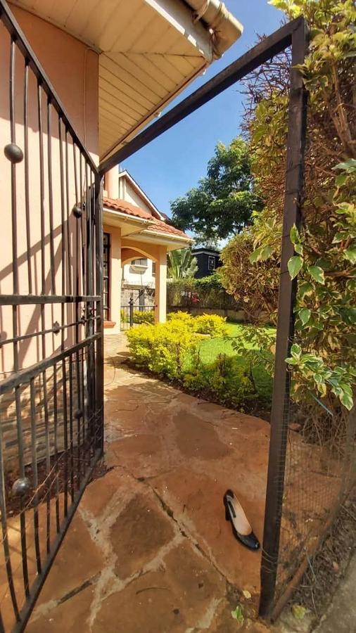 5 Bed Townhouse with En Suite at Lavington - 20