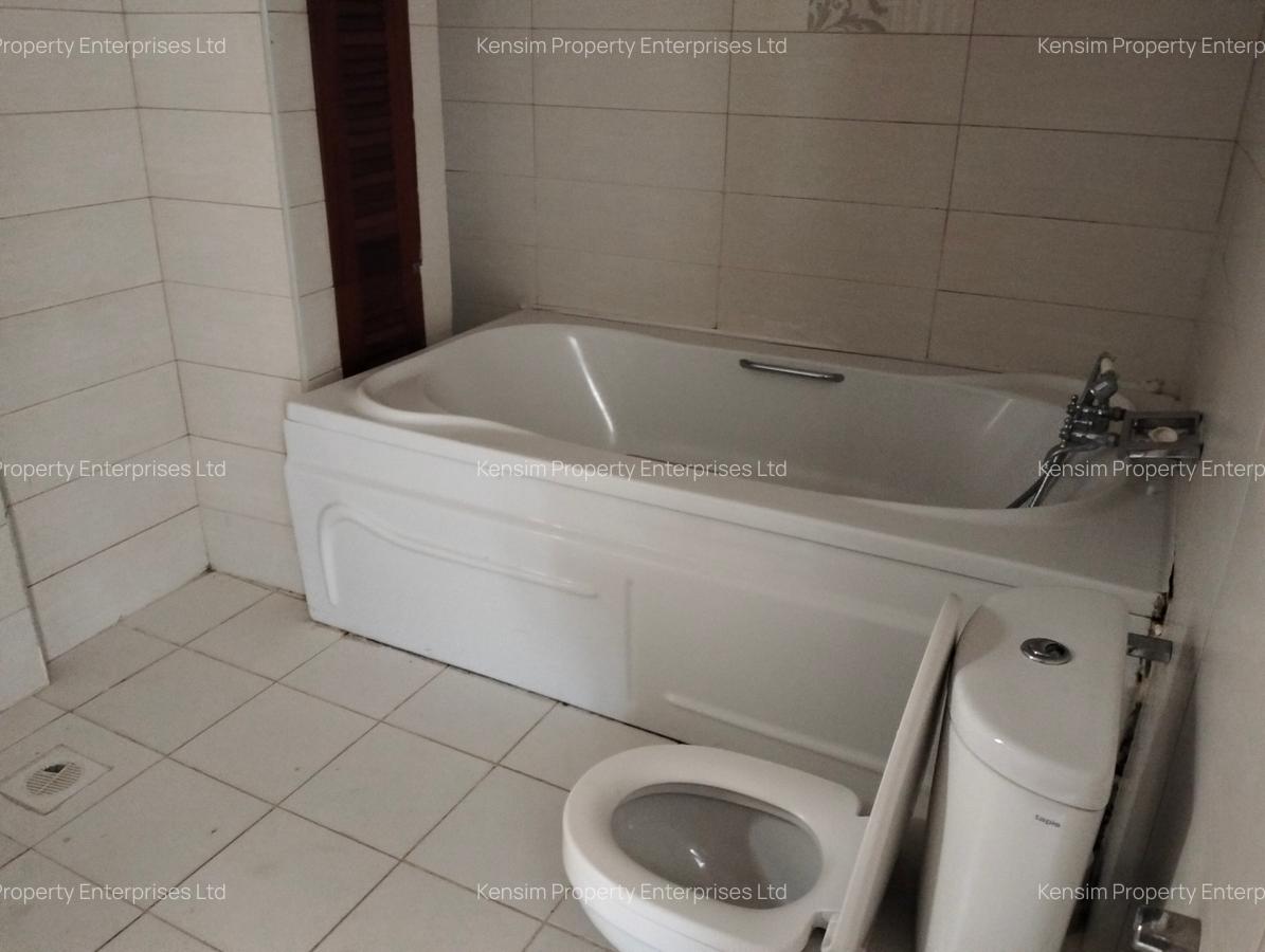 5 Bed Townhouse with En Suite in Lavington - 7