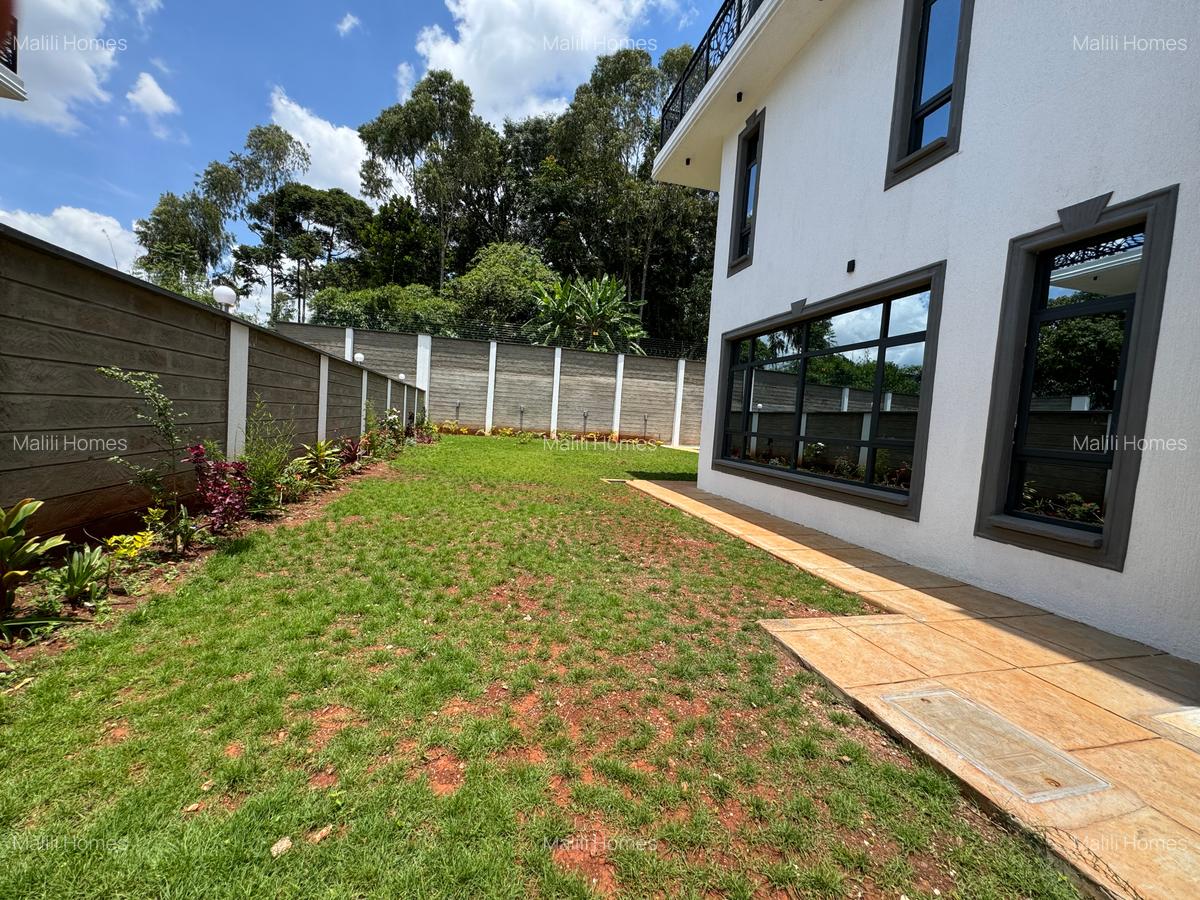 5 Bed Townhouse with En Suite in Lavington - 11