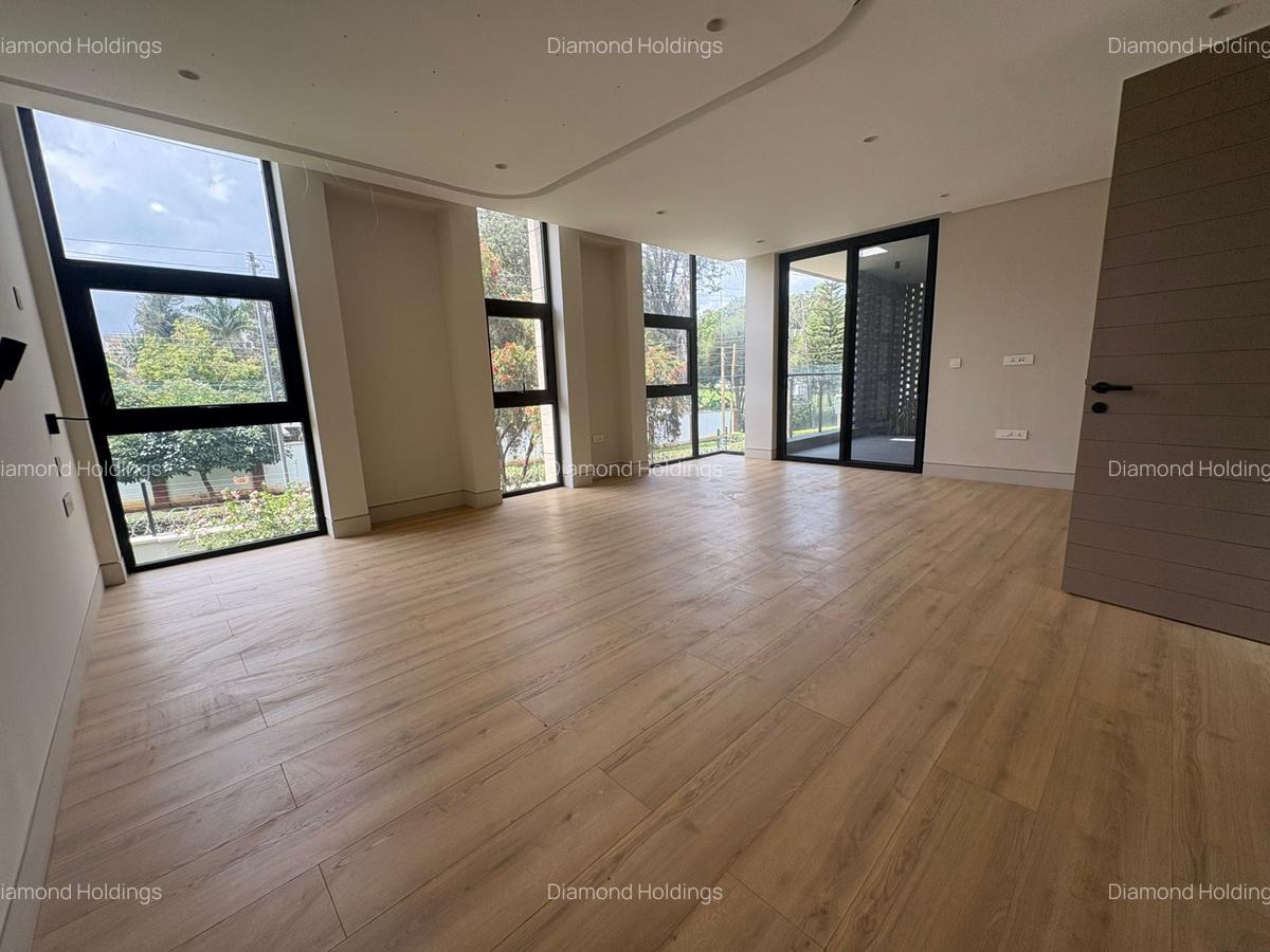 5 Bed Villa with En Suite at Westlands - 15