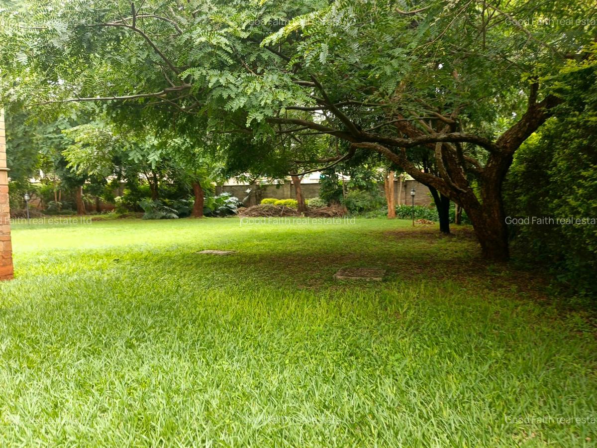 5 Bed Townhouse with En Suite in Runda - 15