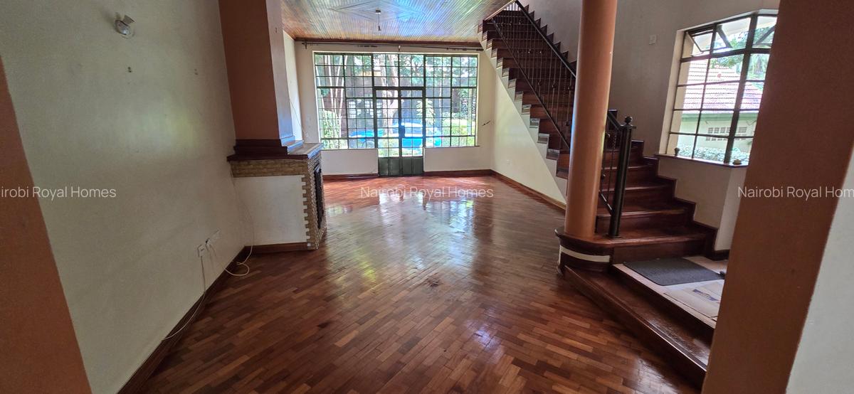 4 Bed Townhouse with En Suite at Lavington - 16