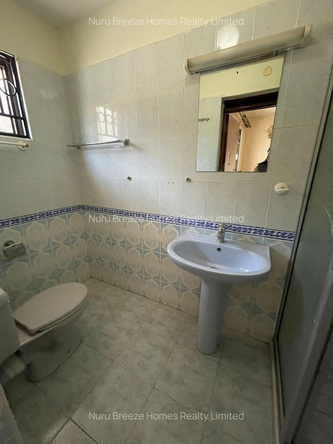 4 Bed Townhouse with En Suite in Lavington - 14