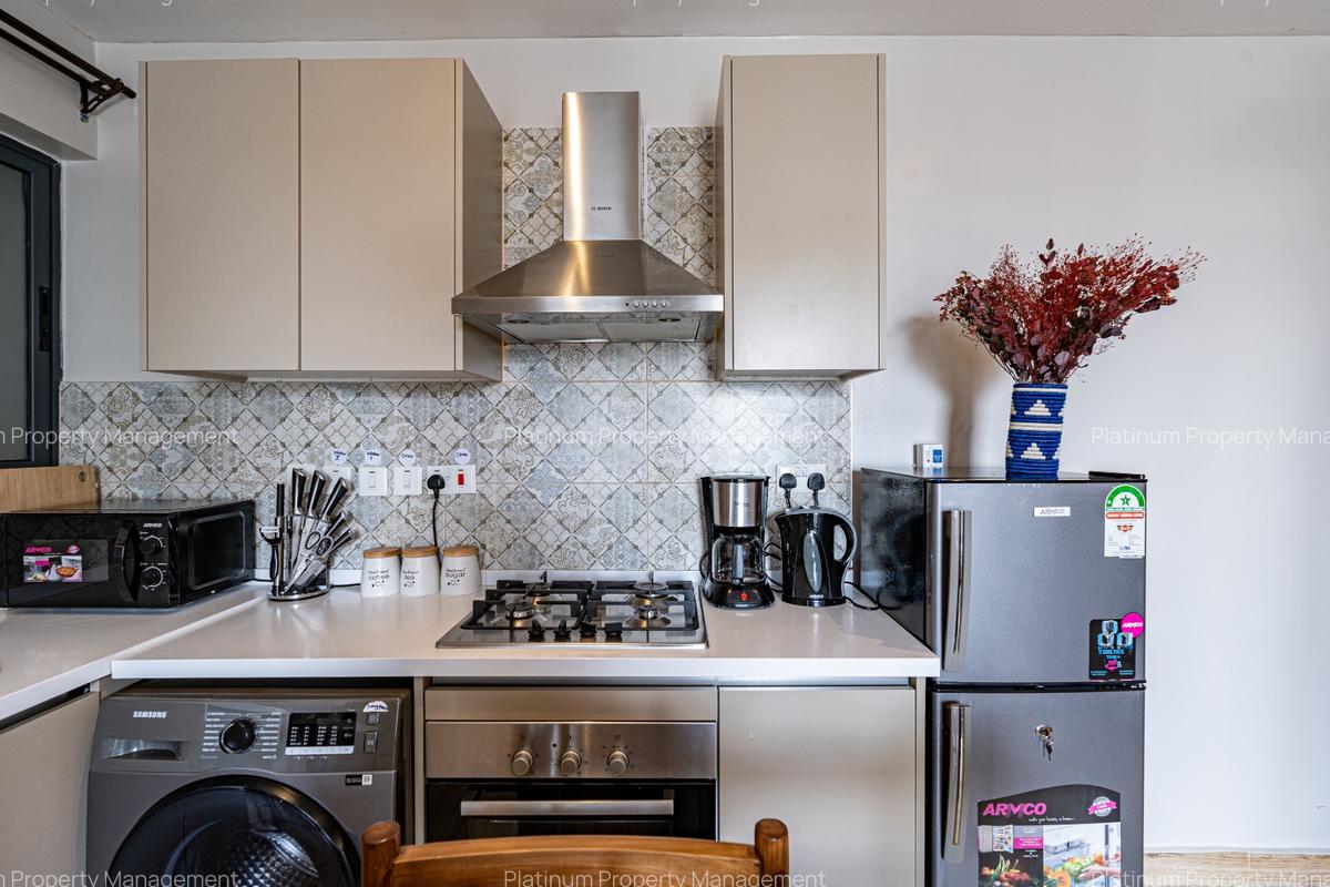 Serviced 1 Bed Apartment with En Suite at Westlands Rd - 5