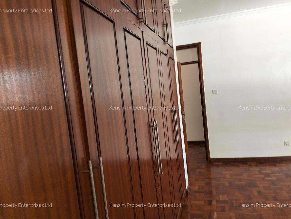 5 Bed Townhouse with En Suite in Lavington - 13