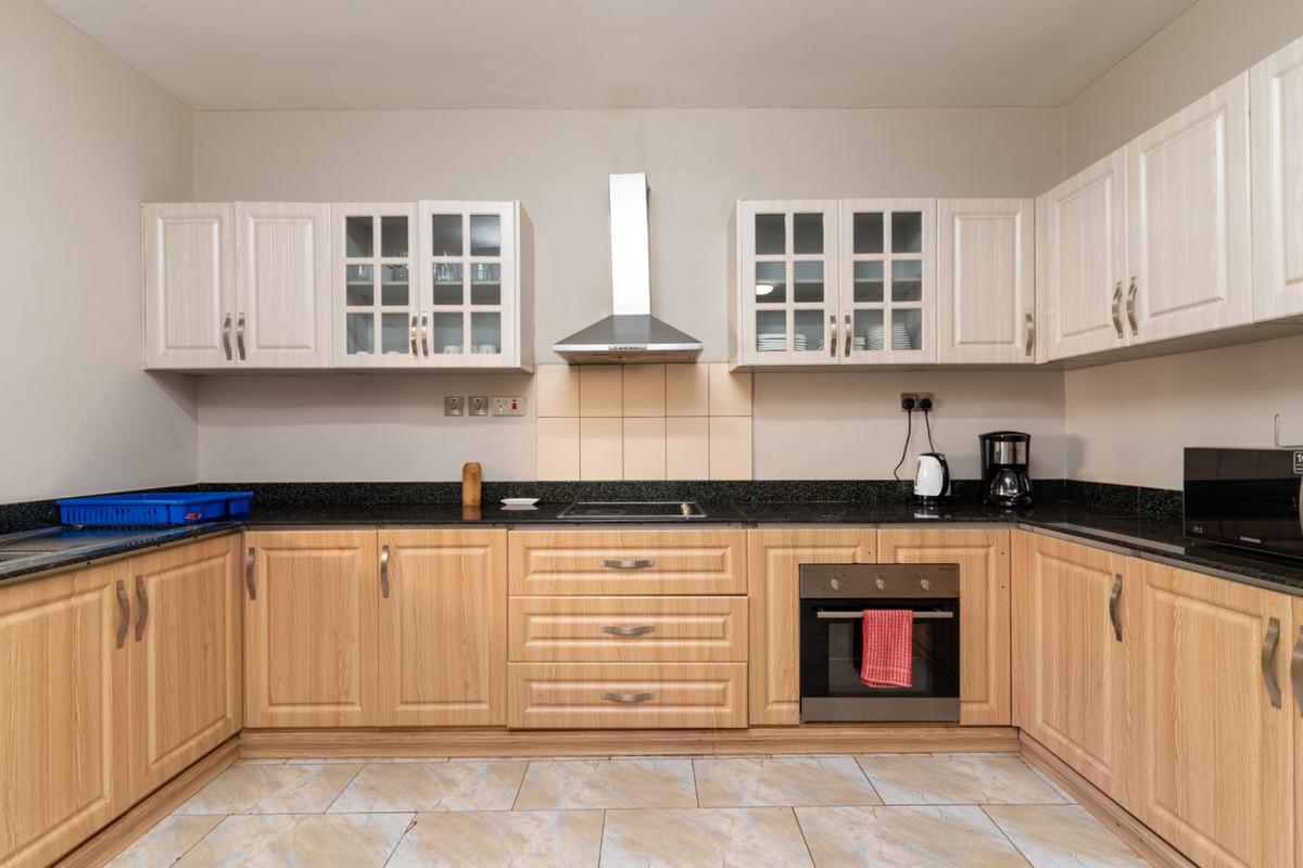 3 Bed Apartment with En Suite in Westlands Area - 8