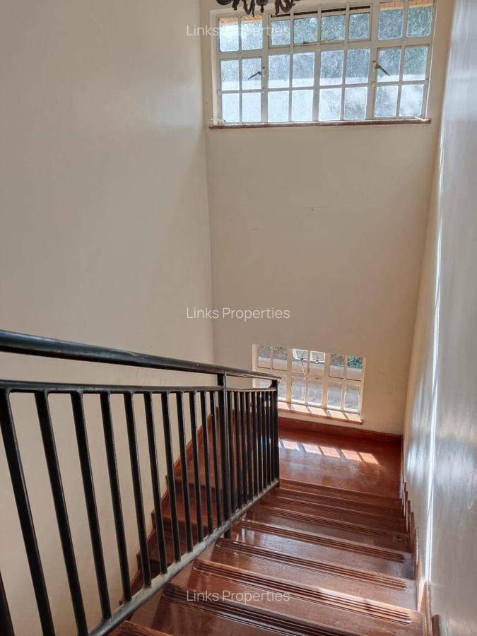 5 Bed Townhouse with En Suite at Karen - 5