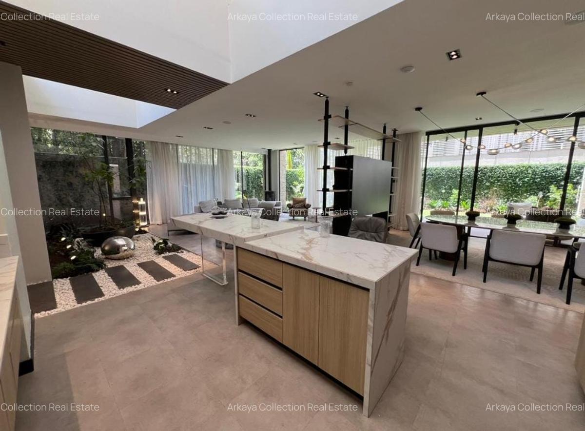 5 Bed House with En Suite in Lavington - 5