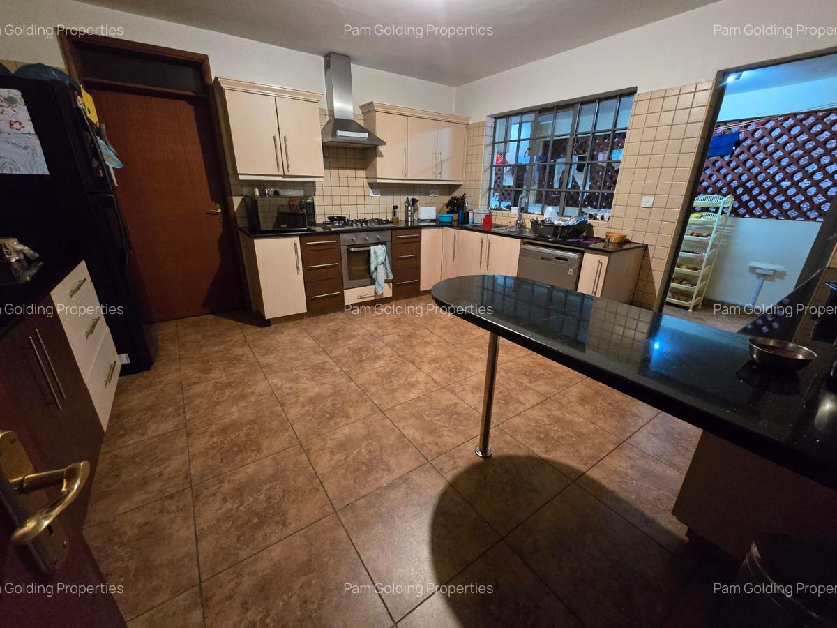 4 Bed Apartment with En Suite at Mogotio Road - 6