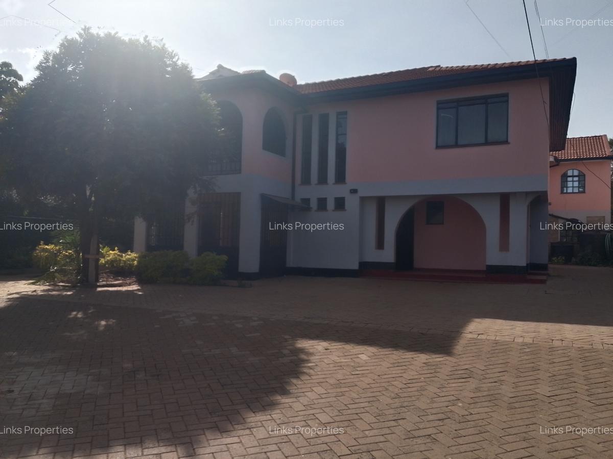 4 Bed Townhouse with En Suite at Mountain View - 1