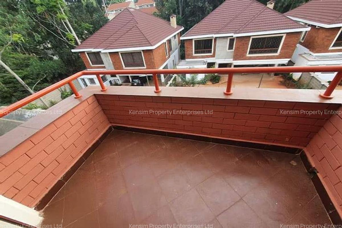 5 Bed Townhouse with En Suite in Spring Valley - 5