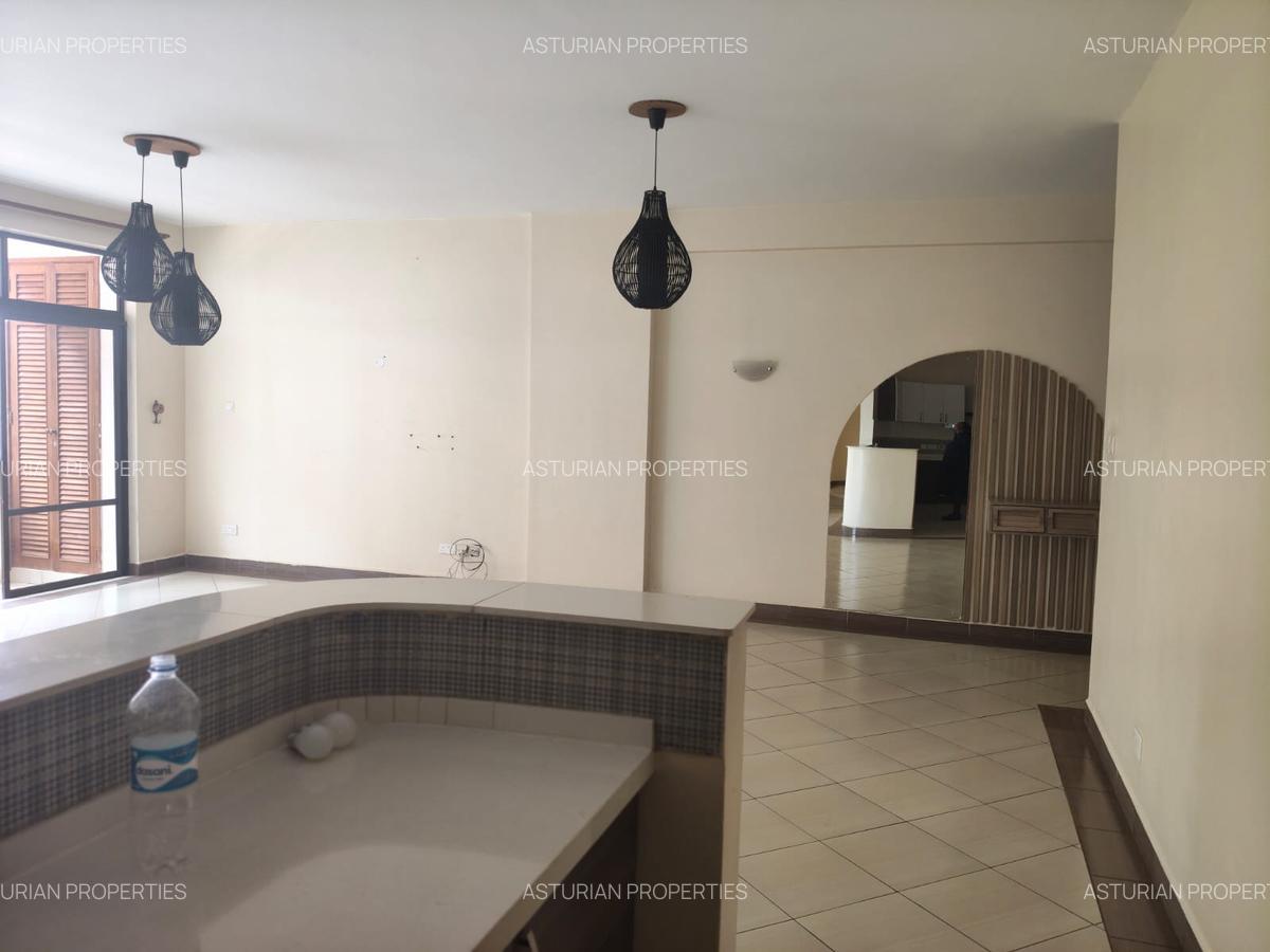 4 Bed Apartment with En Suite in Westlands Area - 14