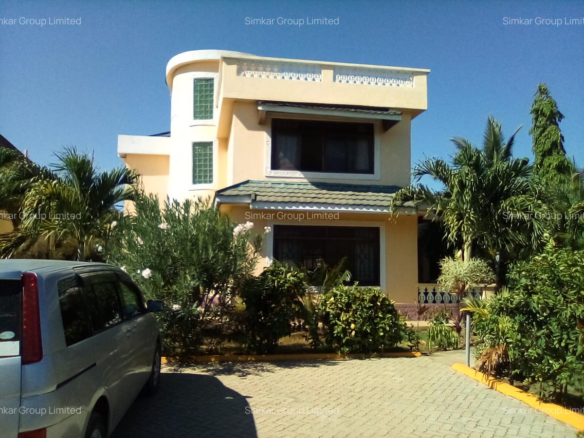 3 Bed Villa with En Suite at Diani - 3