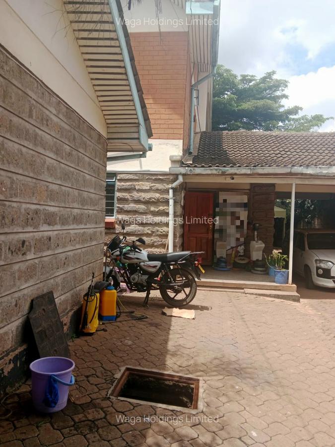 2,500 ft² Land at Kandara Rd. - 3