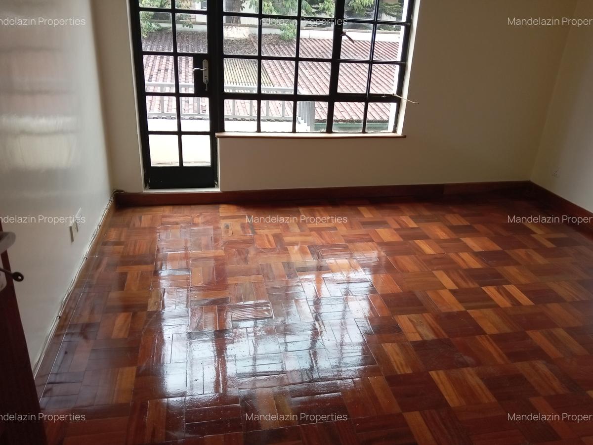 2 Bed Apartment with En Suite at Riverside Drive - 5