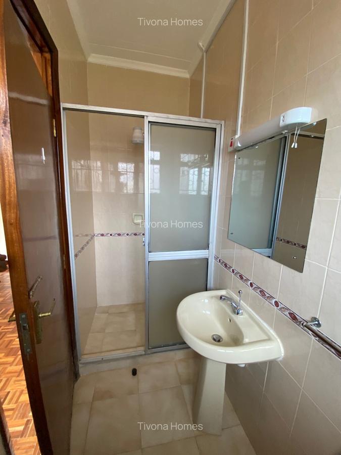 6 Bed House with En Suite in Runda - 11