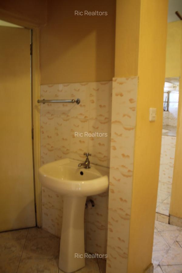 1 Bed House with En Suite at Loresho - 9